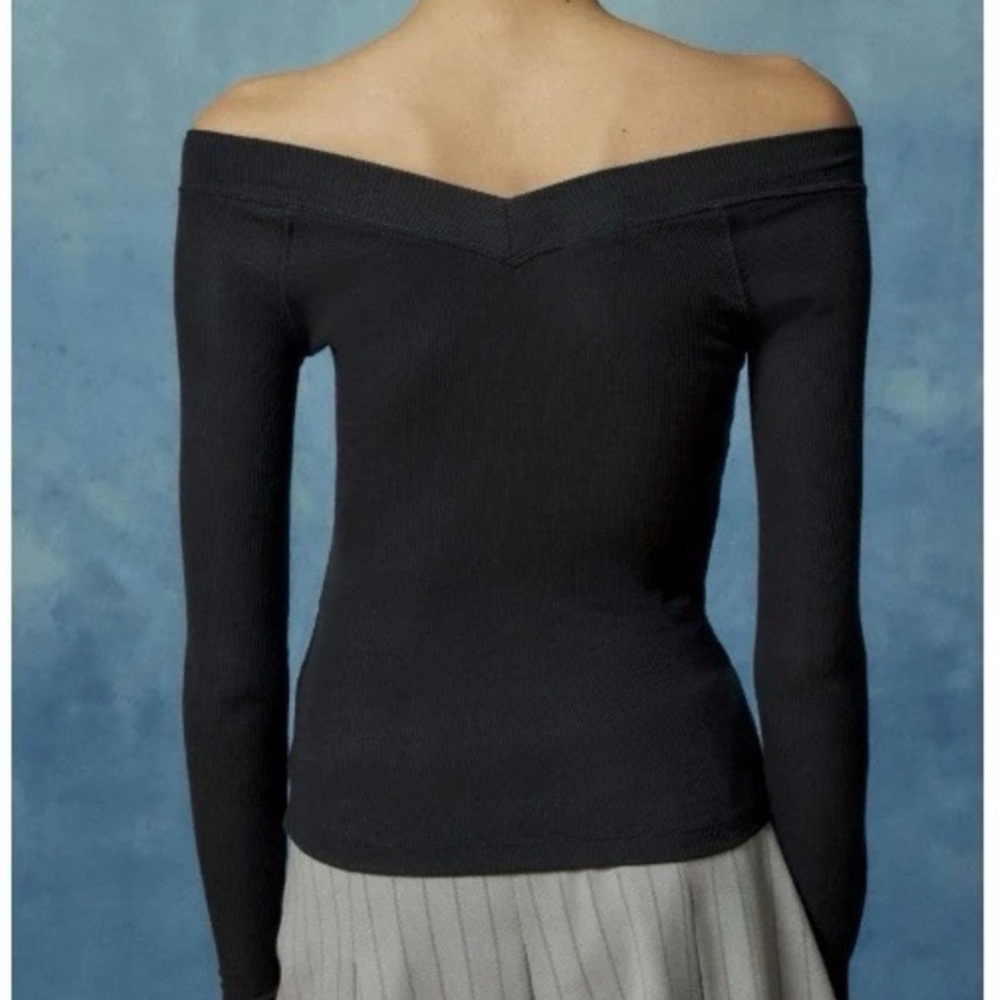 BDG Shannen Ribbed off the shoulder top - Picture 2 of 3